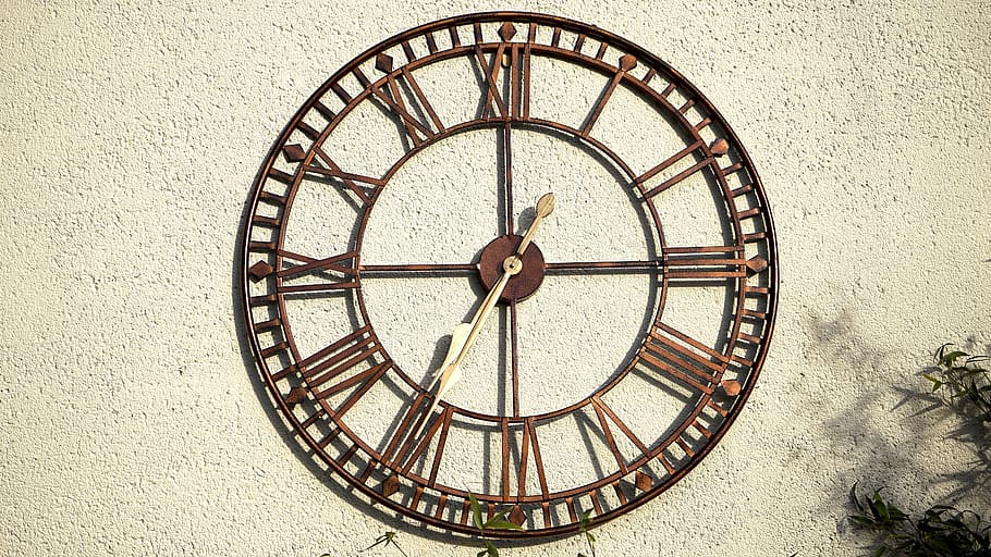 marrón, reloj de pared analógico de metal, 7:35, reloj, pared, hora, clásico, estilo, letrero, marcar