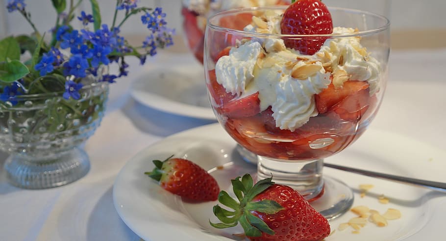 strawberry ice cream, glass footed cup, strawberries, strawberry cup, ice, cream, dessert, ice cream, vanilla ice cream, glass