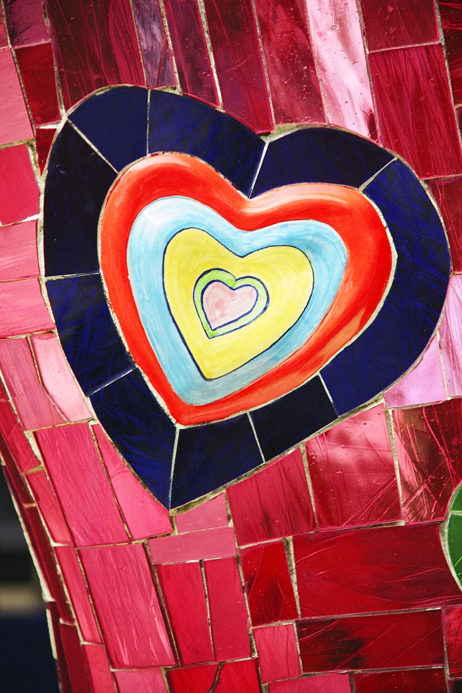 blue, red, yellow, heart painting, niki de saint phalle, art, artist, sculpture, tuscany, capalbio