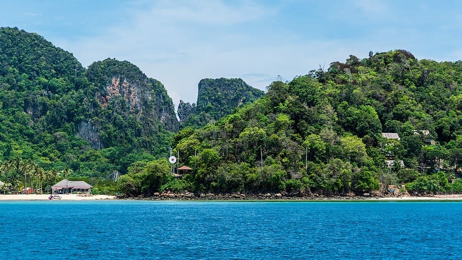 Tailandia, Phuket, Koh Phi Phi, recorrido por la isla, arquitectura, playa, mar, viaje, cielo, isla