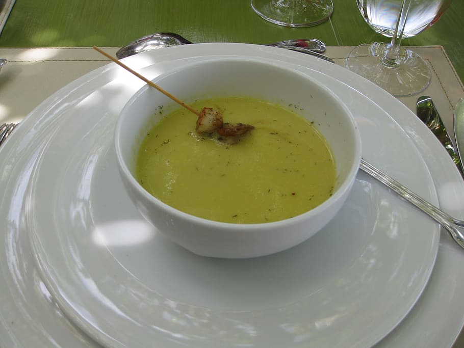 white, ceramic, bowl, plate, pea soup, soup, peas, green, appetizer, lunch