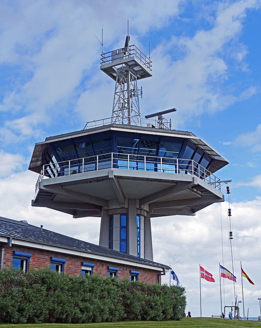 control tower, harbour entrance, lübeck-travemünde, ferry, scandinavia traffic, freighter, radar, antennas, octagonal, navigation