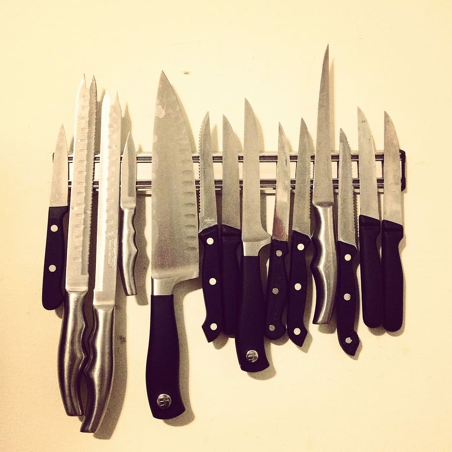 灰色と黒のハンドヘルドナイフ, ナイフ, 磁気, 鋭い, キッチン, 銀器, ダイニング, ステンレス, スタジオ撮影, 人なし