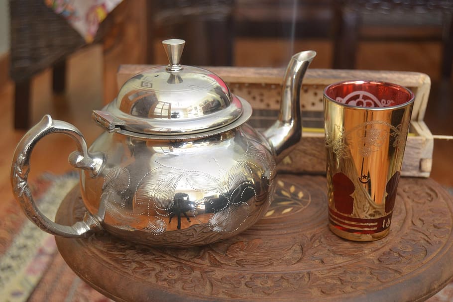 tome el árabe con té, té, café, relájese, descanso, picnic, amistad, tarde, vaso, tetera
