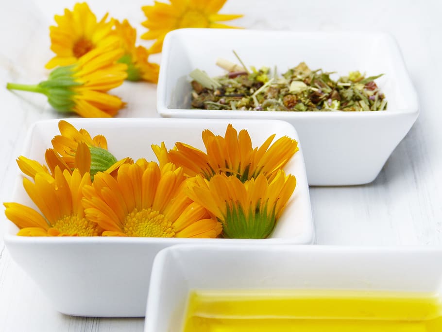 bowls, oil, marigold, calendula, flowers, herbs, tee, diy, jojoba oil, naturopathy