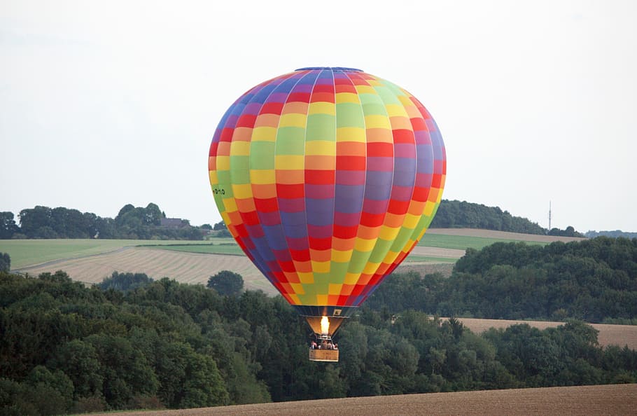 hot air balloon, take off, float, fly, balloon, nature, landscape, air vehicle, transportation, mode of transportation