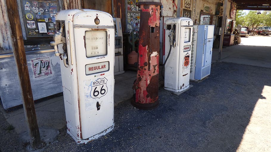 gas station, gasoline, vintage, retro, pump, city, day, telephone, communication, street