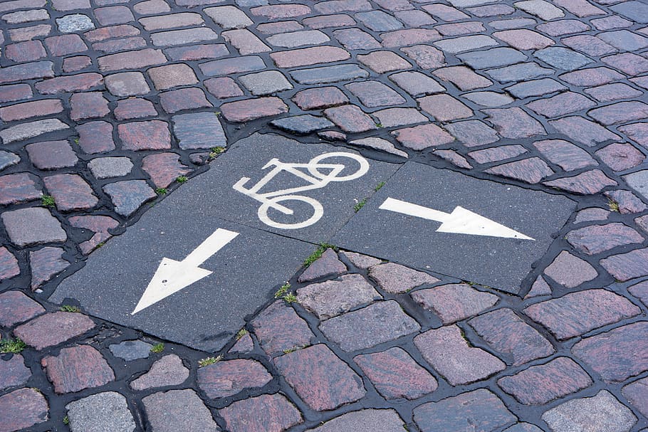 bike, bicycle road, note, arrow, direction, road, symbol, shield, mark, city