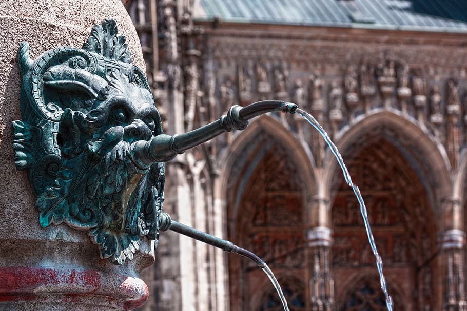 ulm, lion fountain, fountain, detail, cathedral square, bronze, gargoyle, münster, main portal, sculpture