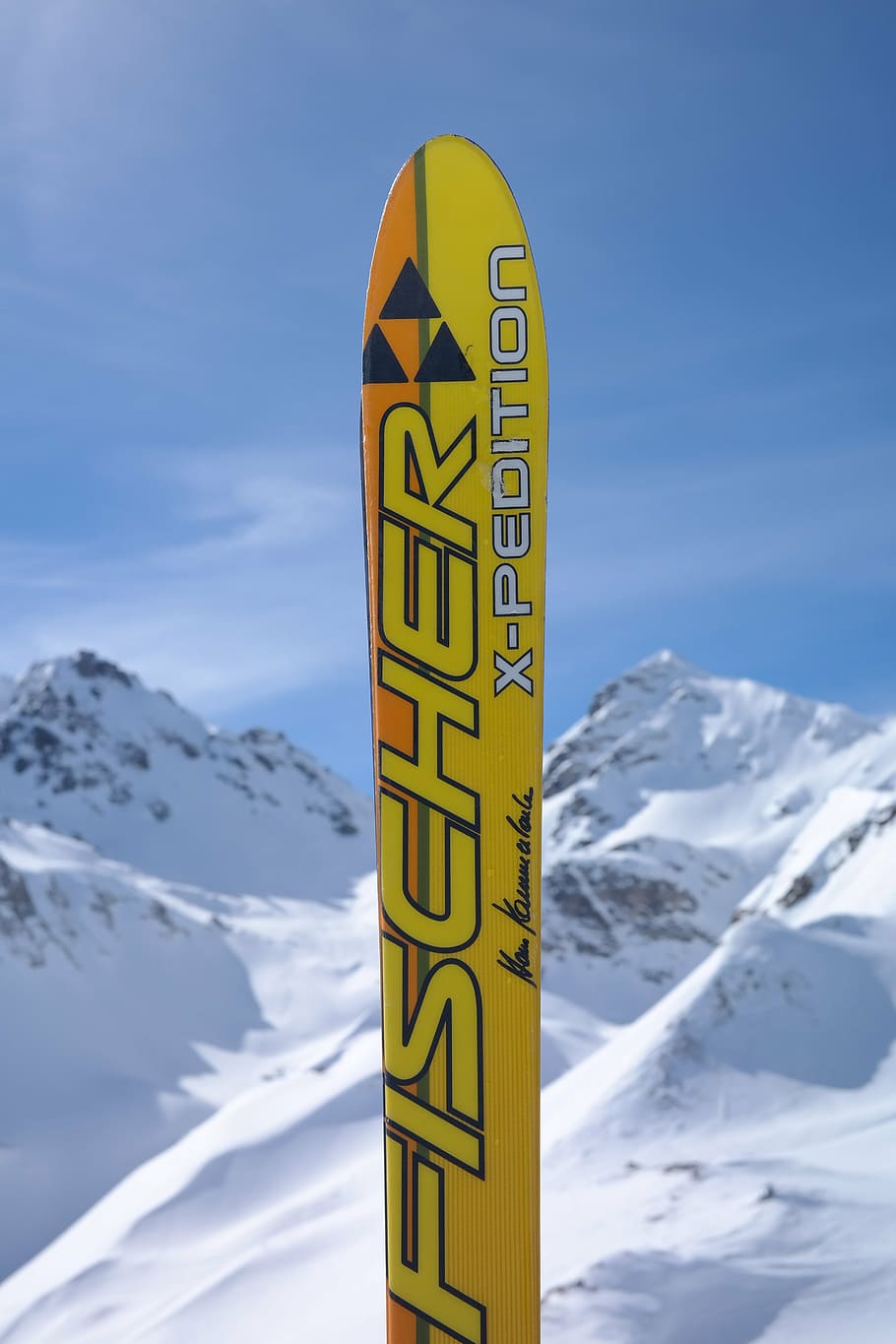 ski, skiing, surreptitious advertising, fischer, fischer ski, touring skis, yellow, ski area, pizol, snow
