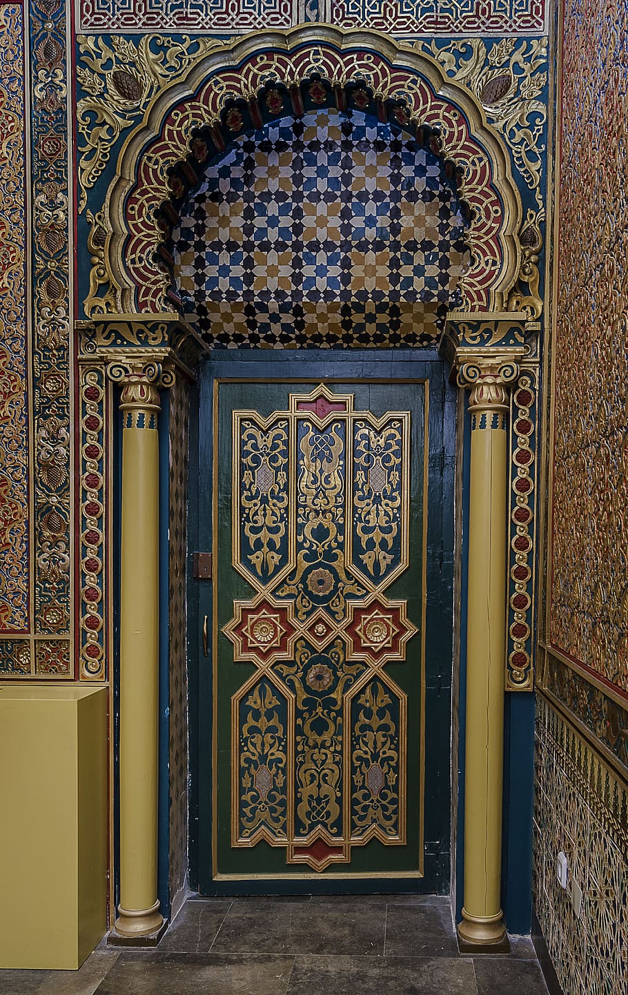 puerta antigua, estilo arabesco, madera tallada, puerta, talla, madera, tamaño, adornos, antigua, arquitectura