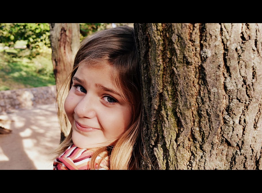 leaning, brown, tree, Girl, Child, Nice, young, smiling, happy, face