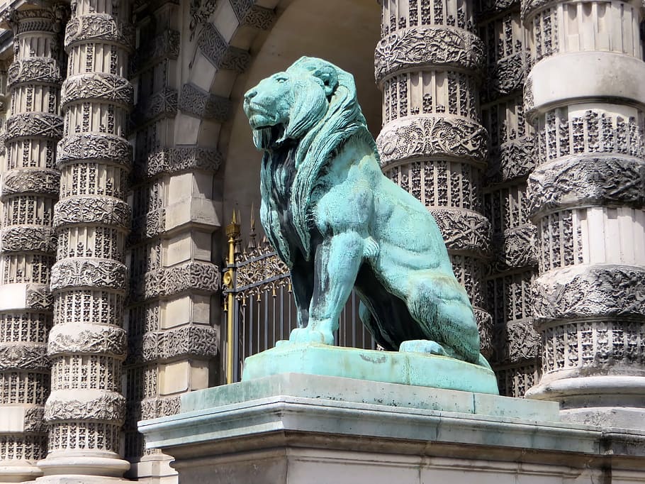 París, la lumbrera, puerta de los leones, león, bronce, decoración, estatua, columnas, estriaciones, museo