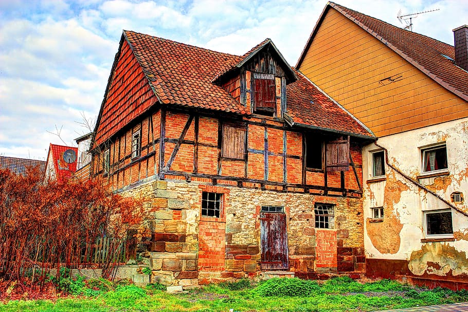 rumah bata coklat, rumah, fachwerkhaus, rumah tua, tua, tiang penopang, ivy, kayu, rumah kecil, jendela