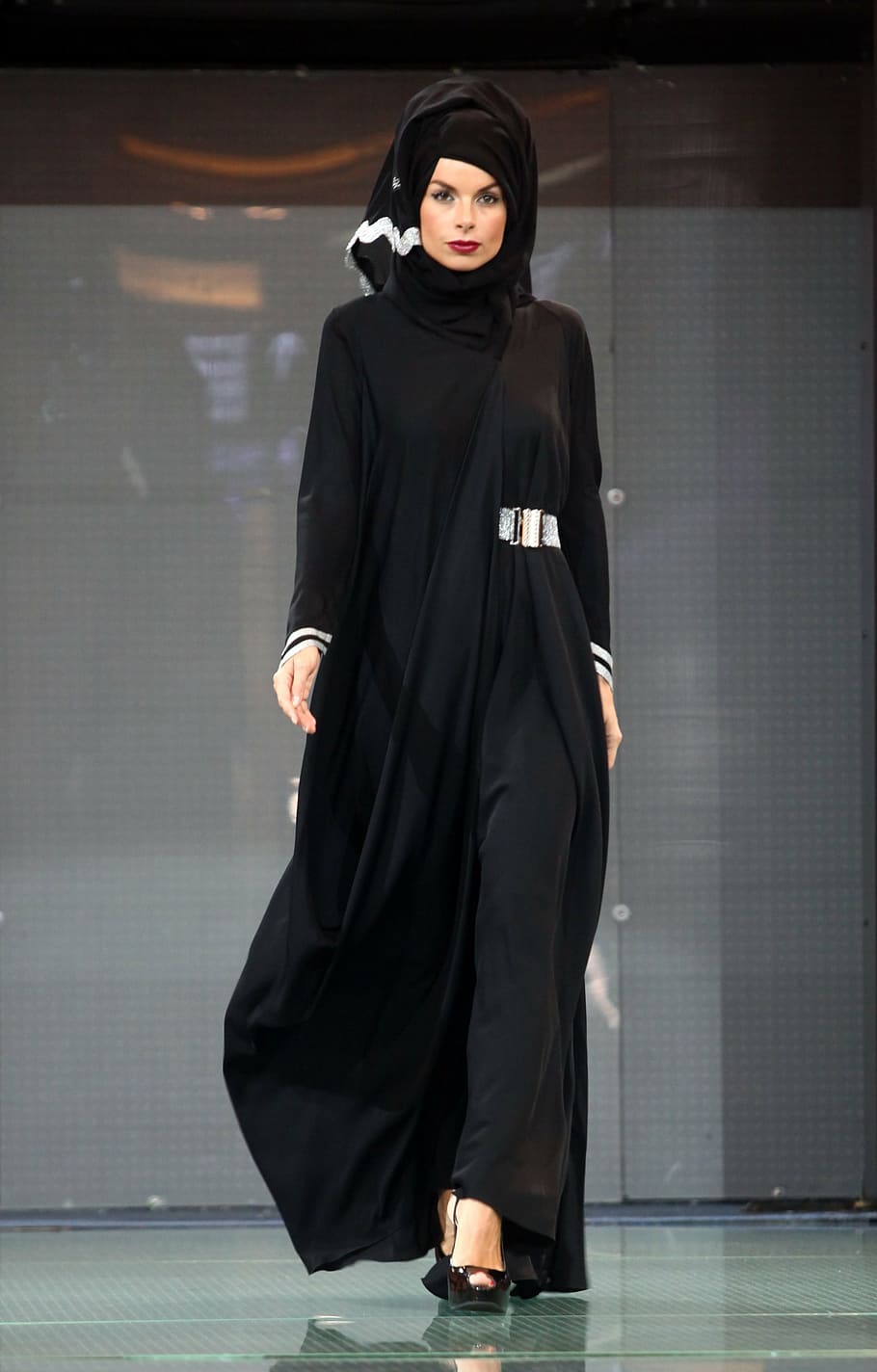 mulher, preto, vestido abaya, desfile de moda, moda, passarela, modelo, fêmea, estilo, vestido