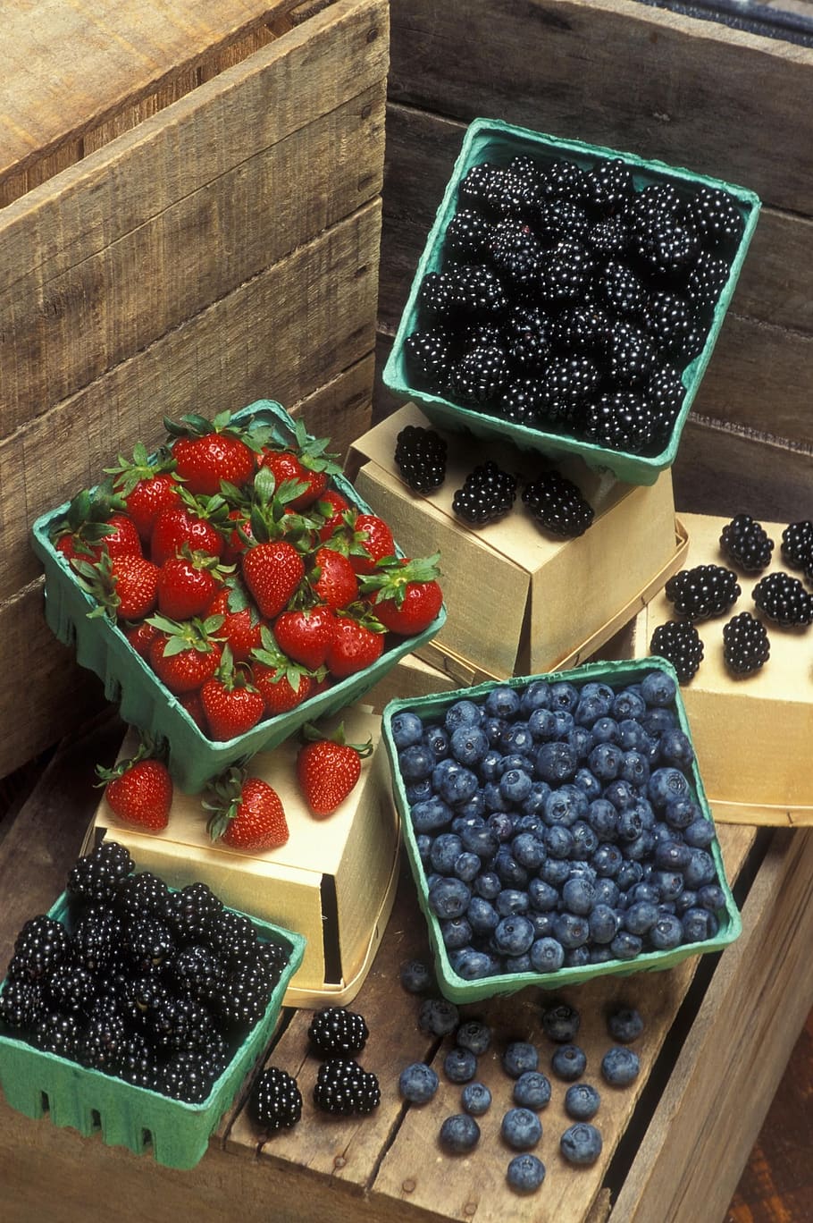 blackberries, blueberries, strawberries, fruits, plants, flora, food and drink, food, fruit, healthy eating