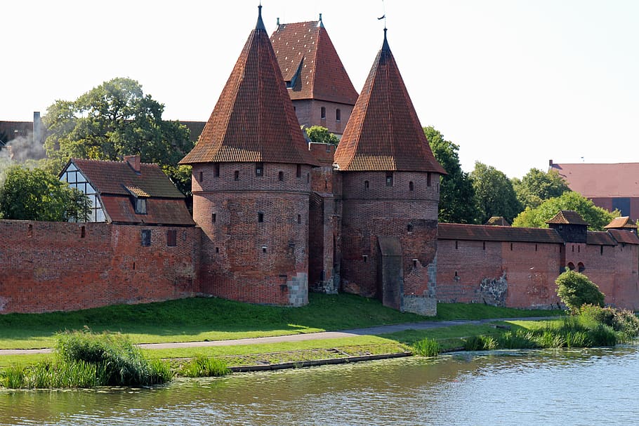malbork, castle, the crusaders, fortress, knights, poland, moat, knight, battle, architecture