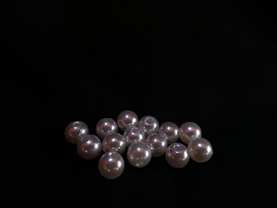 glitter, white pearls, round, decoration, black background, studio shot, pearl jewelry, indoors, cut out, jewelry