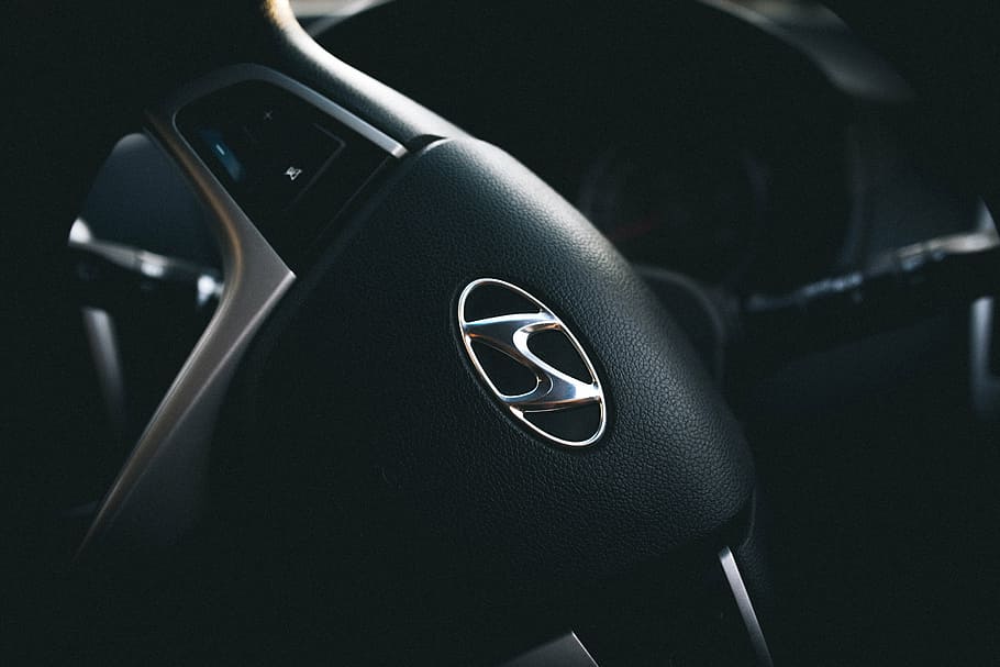 black, silver hyundai steering wheel, close, hyundai, car, steering, wheel, windshield, travel, transportation