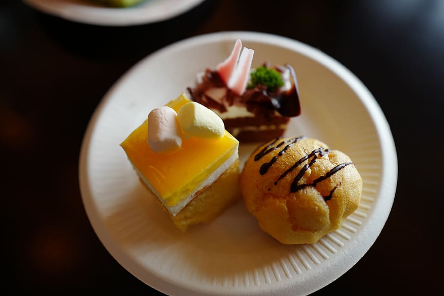 pastry, puffs, dessert, sweet, cake, food and drink, food, freshness, plate, ready-to-eat