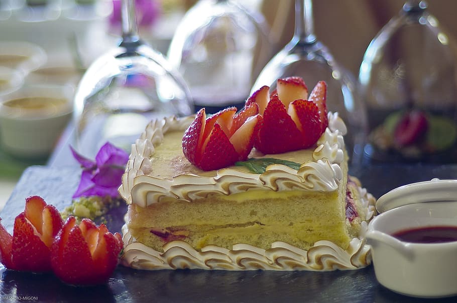 sweet, cake, sugar, gastronomy, kitchen, food, strawberry, birthday, italian, fruit