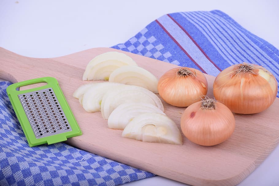 onion, onions, wooden board, table, food, food for my health, food and drink, freshness, indoors, wellbeing