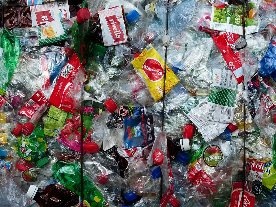 embalagens plásticas, garrafas de plástico, garrafas, reciclagem, proteção ambiental, circuito, lixo, plástico, prensado, prensas