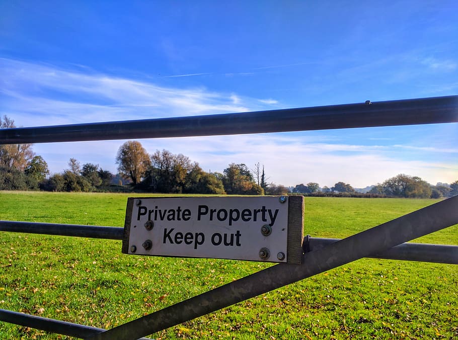 field, gate, fence, grass, sky, green, countryside, landscape, nature, sign