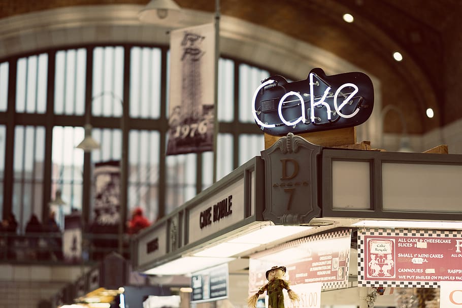 bolo, sobremesa, padaria, menu, desfoque, janelas, vidro, luzes, sinal, comunicação