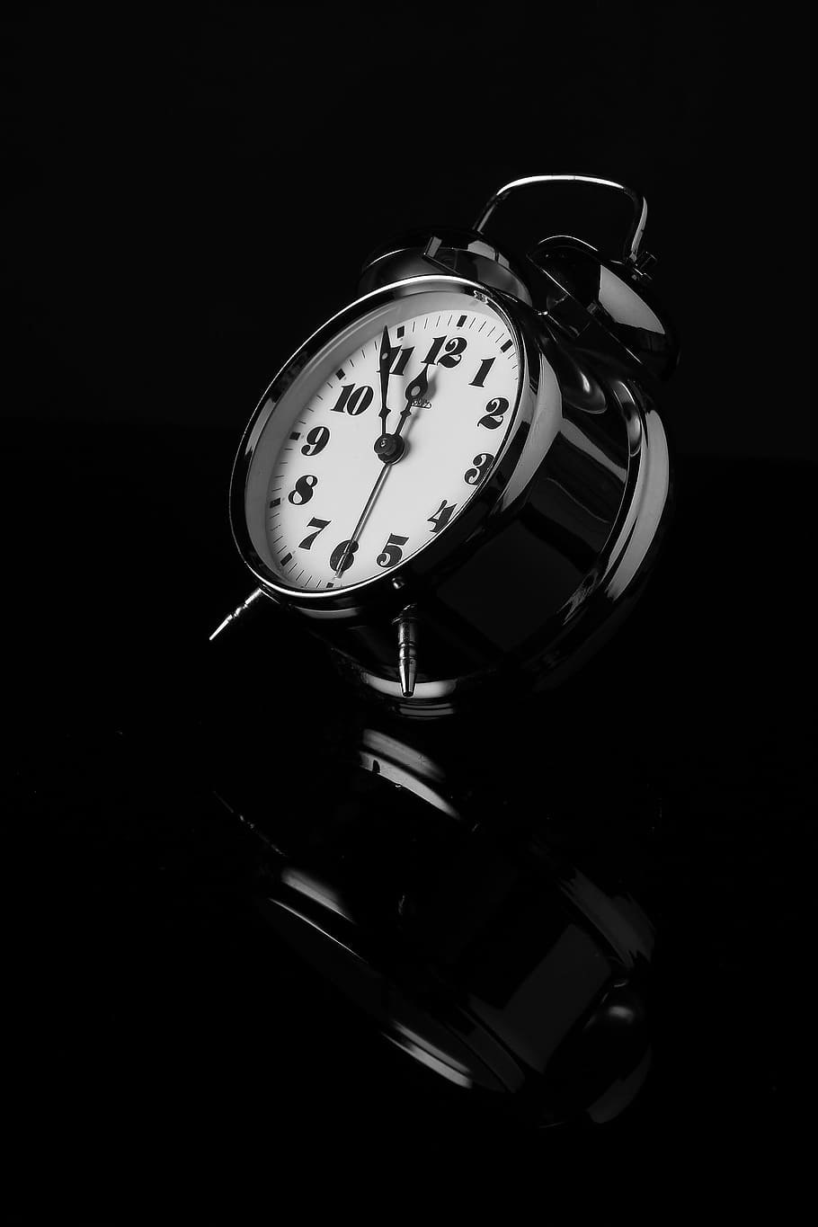 white, black, table alarm clock, alarm clock, black and white, reflection, clock, dial, the ringing, time