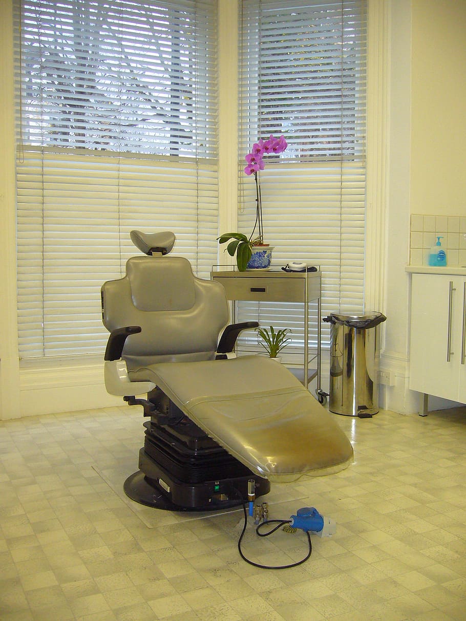 gris, silla de pacientes, ventana, persianas, dentista, silla de dentista, cirugía dental, odontología, cuidado de la salud, salud
