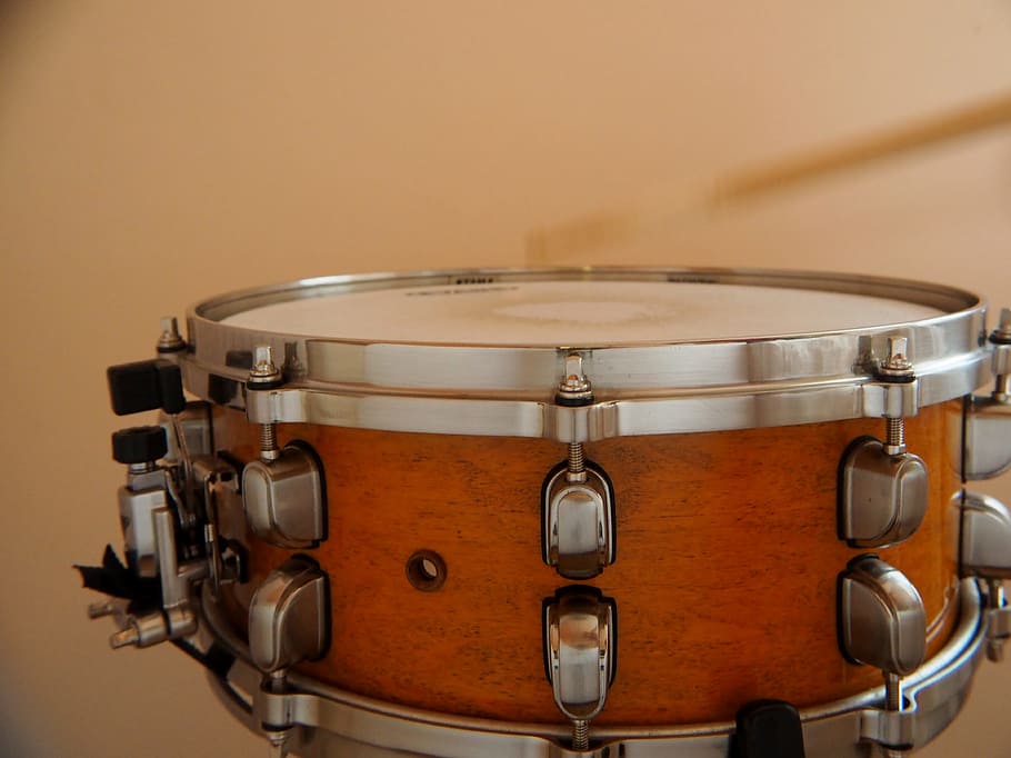 drums, drum, snare drum, music, musical instrument, instrument, sticks, small drum, golden, drum sticks