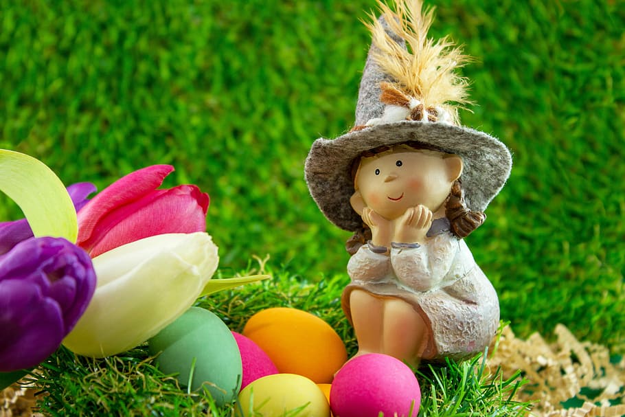doll, green, grass lawn, easter, egg, figure, easter eggs, colorful, chocolate eggs, funny