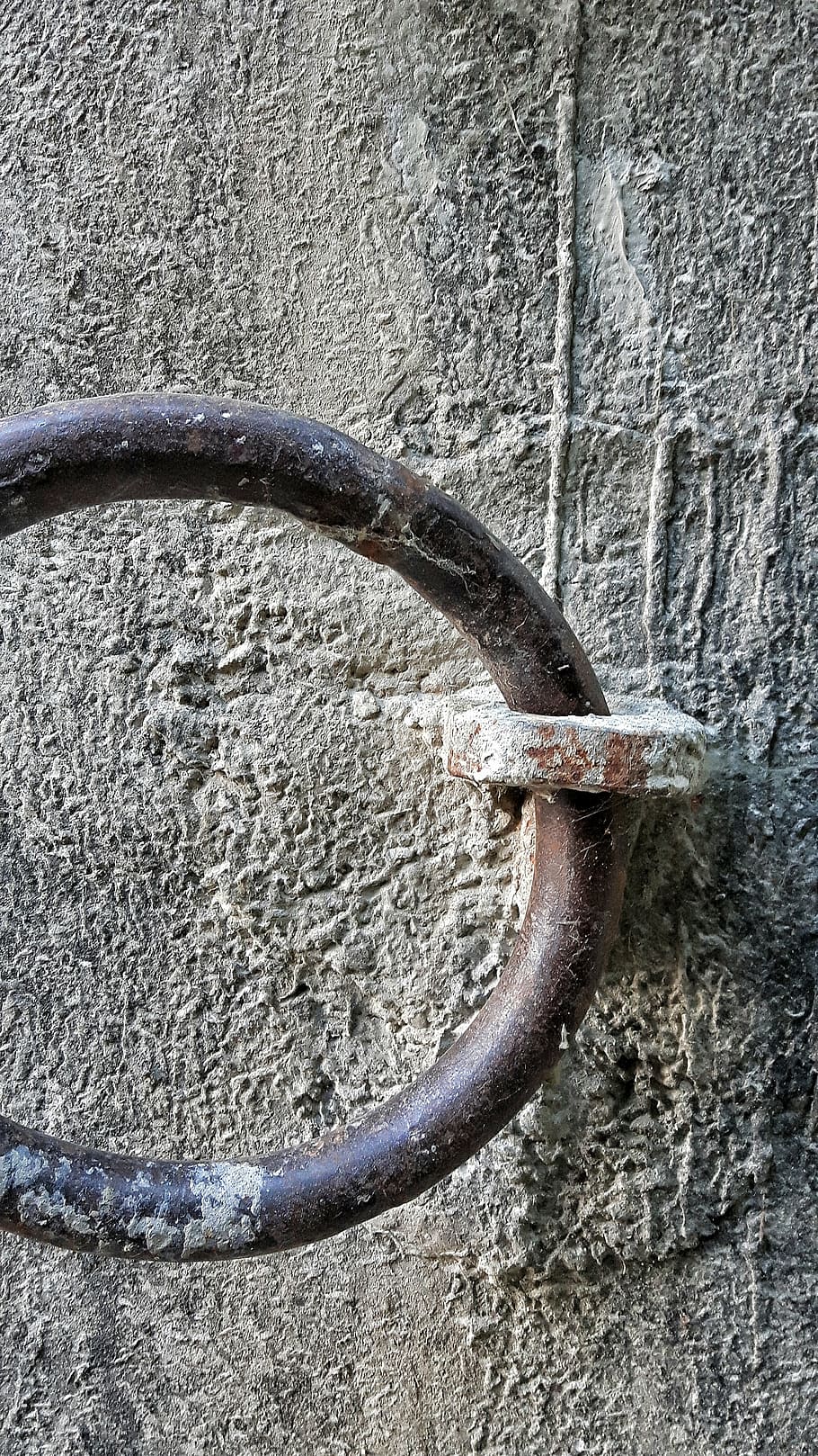 ring, sea, cement, iron, solitude, metal, rusty, wall - building feature, close-up, day
