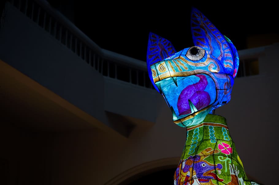 Alebrije mexicano, perro, arte mexicano, papel, linterna, dragón, lingh, colorido, iluminado, noche
