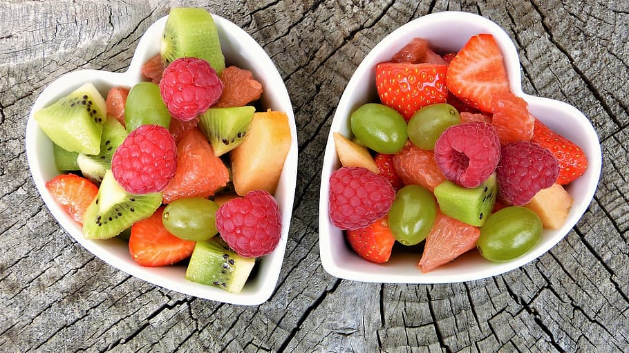 sliced, fruits, inside, white, ceramic, heart-shaped bowls, fruit, fruit salad, frisch, bio