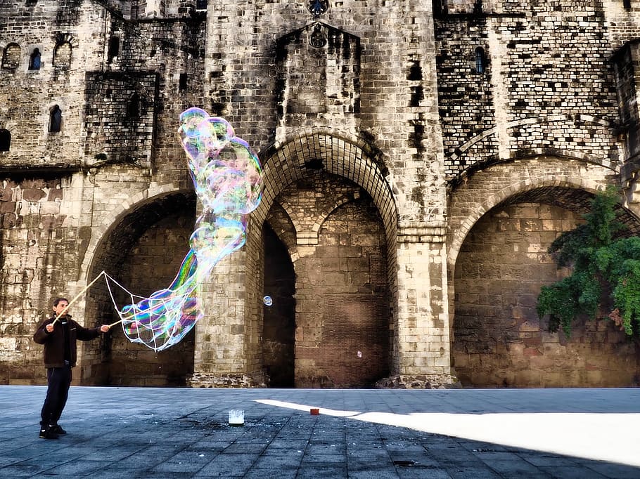Soap Bubbles, Big, Street, Street Artist, artist, big, barcelona, europe, cathedral, gothic quarter, architecture