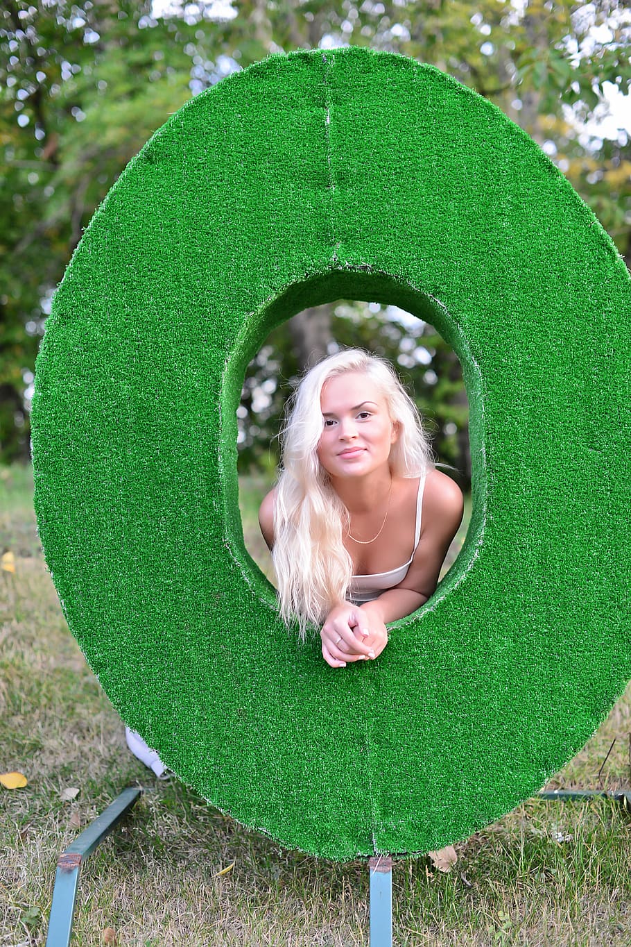 the letter o, green letter, alphabet, blonde, white hair, peeps, beautiful, a nice smile, green color, one person