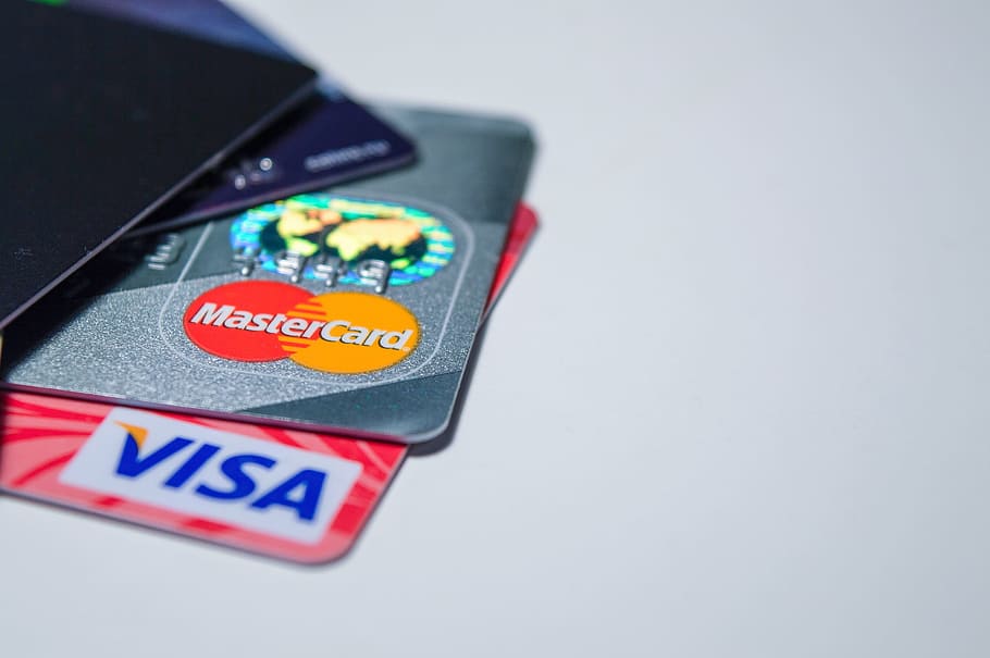 kartu Mastercard, kartu Visa, pembayaran elektronik, kartu bank, e-commerce, kartu plastik, uang, keuangan, kartu debit, kartu kredit