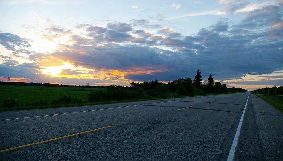 carretera, puesta de sol, nubes, cielo, cielo nublado, carretera al atardecer, la carretera, nube - cielo, transporte, el camino a seguir