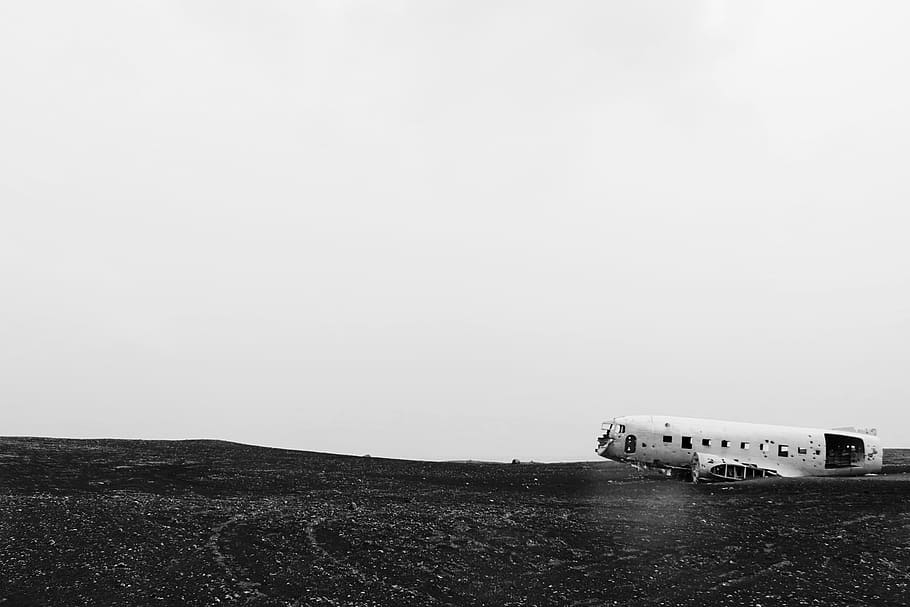 Islandia, Avión, Accidente de avión, Eng, aterrizaje forzoso, naufragio, veterano, restos, campo de escombros, blanco y negro