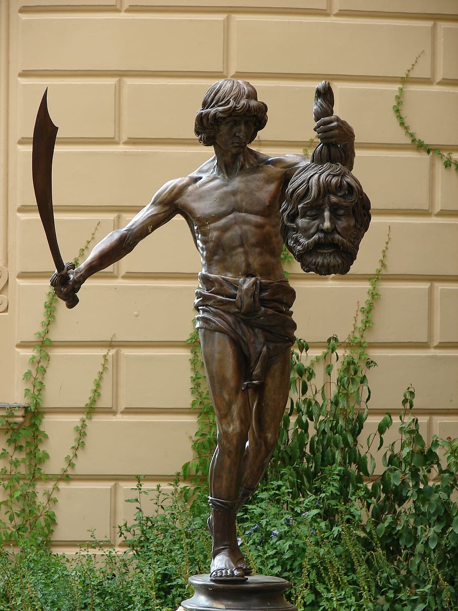 hombre, perfil, tenencia, espada, estatuilla de cabeza, David y Goliat, Skuptur, monumento, estatua, metal