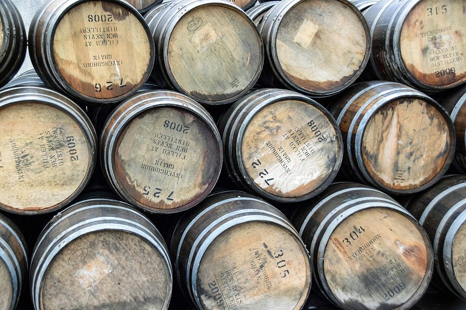 scotland, england, fort william, ben nevis distillery, whisky, whiskey barrels, barrels, large group of objects, backgrounds, full frame