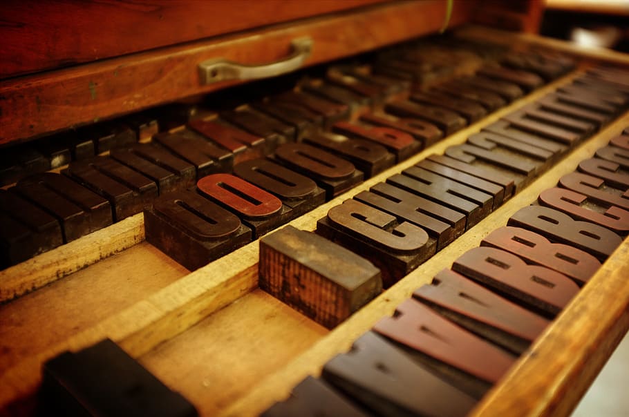 letters, art, design, woods, table, indoors, selective focus, wood - material, close-up, printing press