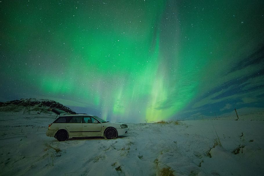 white, station wagon, northern, lights, green, aurora, borealis, nature, stars, aurora borealis