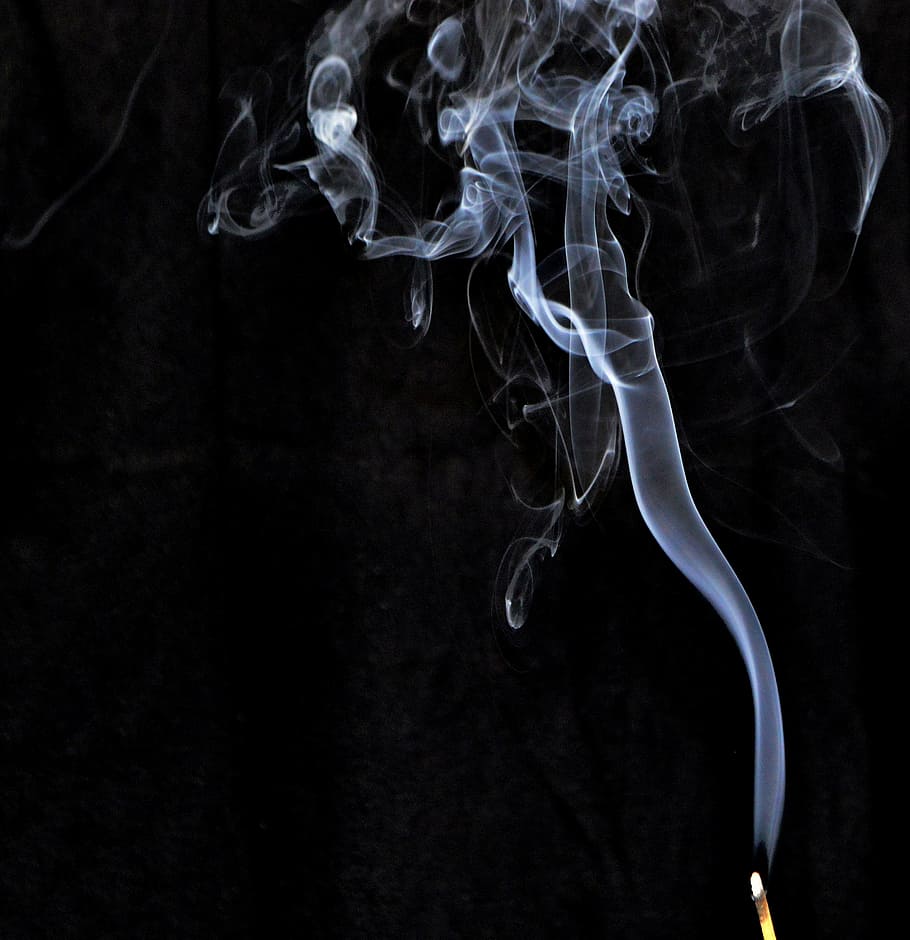 white smoke illustration, smoke, incense, smoke - physical structure, black background, abstract, studio shot, motion, close-up, indoors