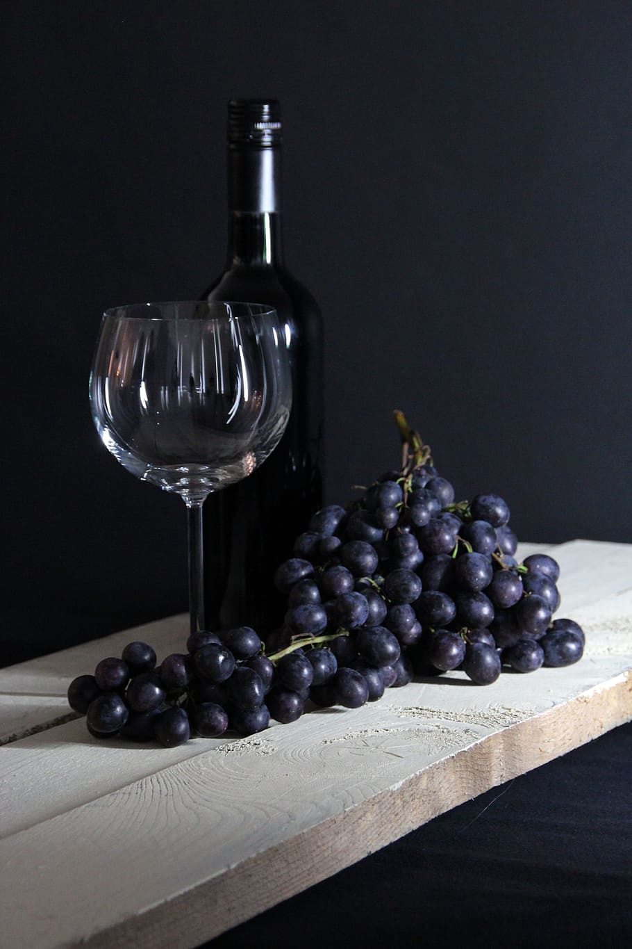 grapes, wine bottle, empty, wine glass, brown, wooden, plank, wine, eat, bottle