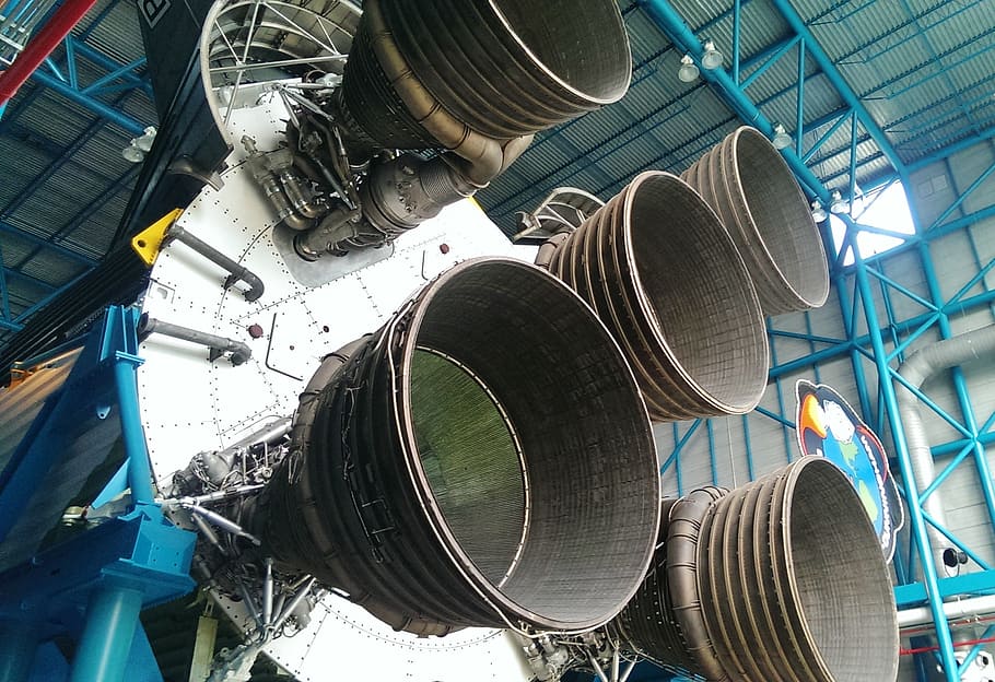 cohete del transbordador espacial, dentro, edificio, centro espacial kennedy, boquillas, cohete, unidad, nasa, viajes espaciales, ciencia
