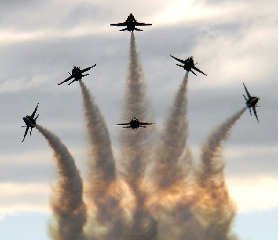 espectáculo aéreo, ángeles azules, formación, militar, aviones, humo, caza, acrobacias aéreas, exhibición aérea, demostración