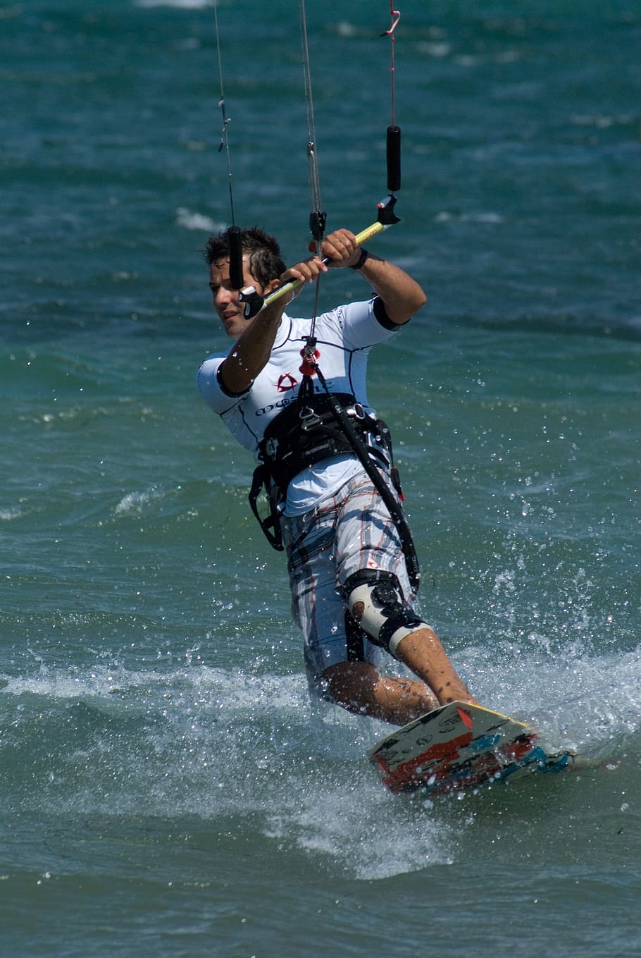 kitesurf, deportes acuáticos, lago, agua, una persona, personas reales, mar, deporte, estilos de vida, actividad de ocio